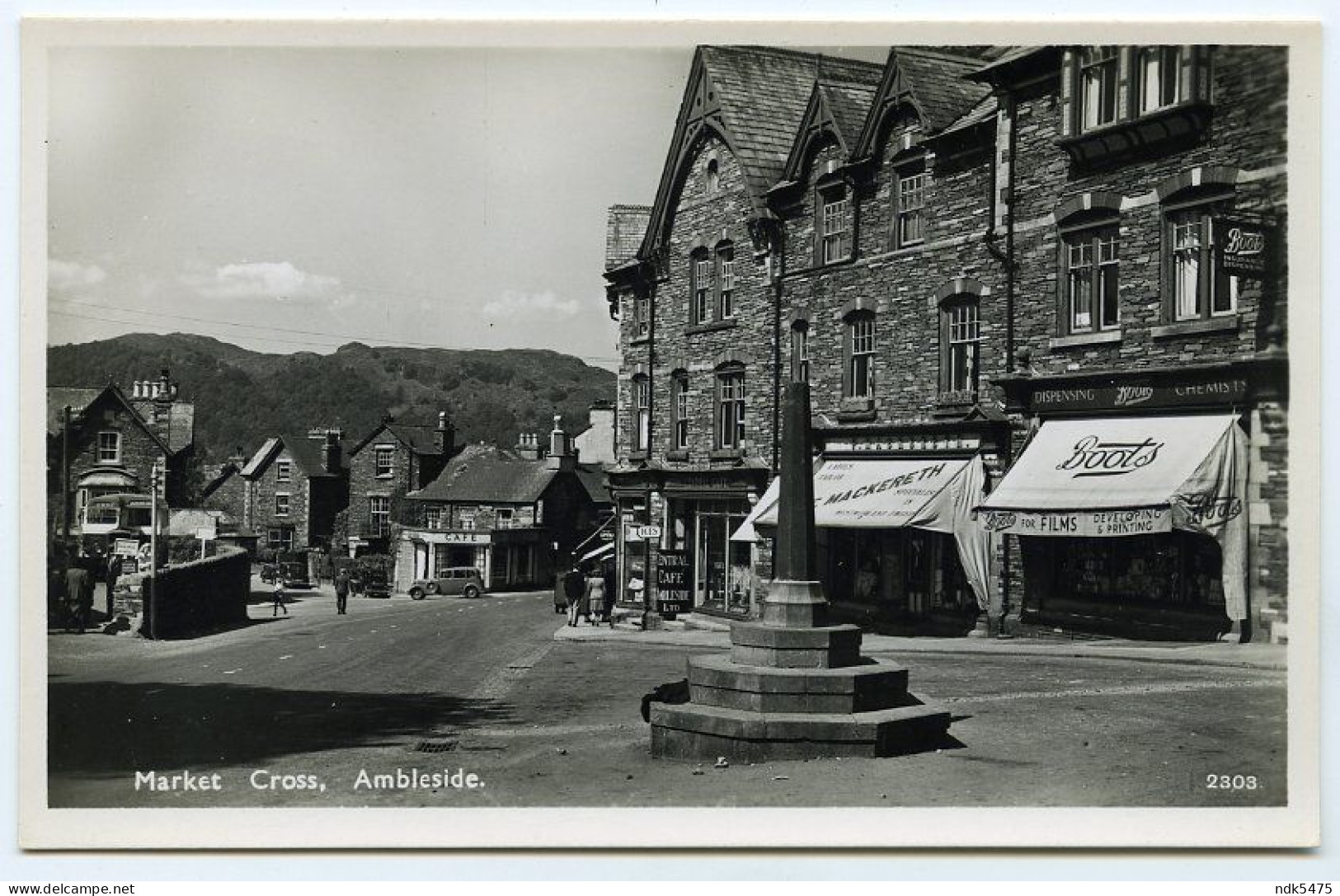 LAKE DISTRICT : AMBLESIDE, MARKET CROSS (BOOTS, MacKERETH, CENTRAL CAFE) - Ambleside