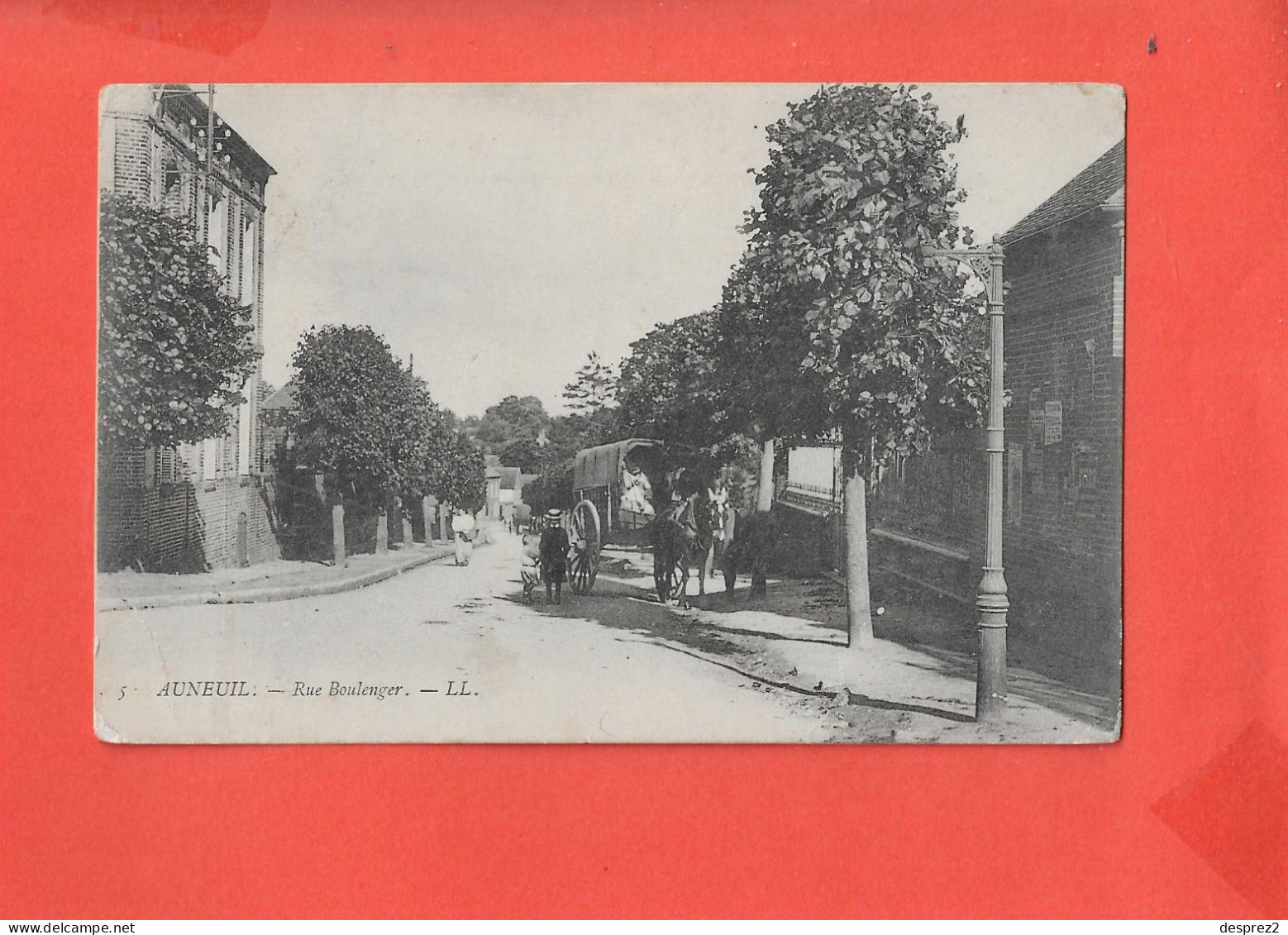 60 AUNEUIL Cpa Animée Rue Boulenger   5 LL - Auneuil