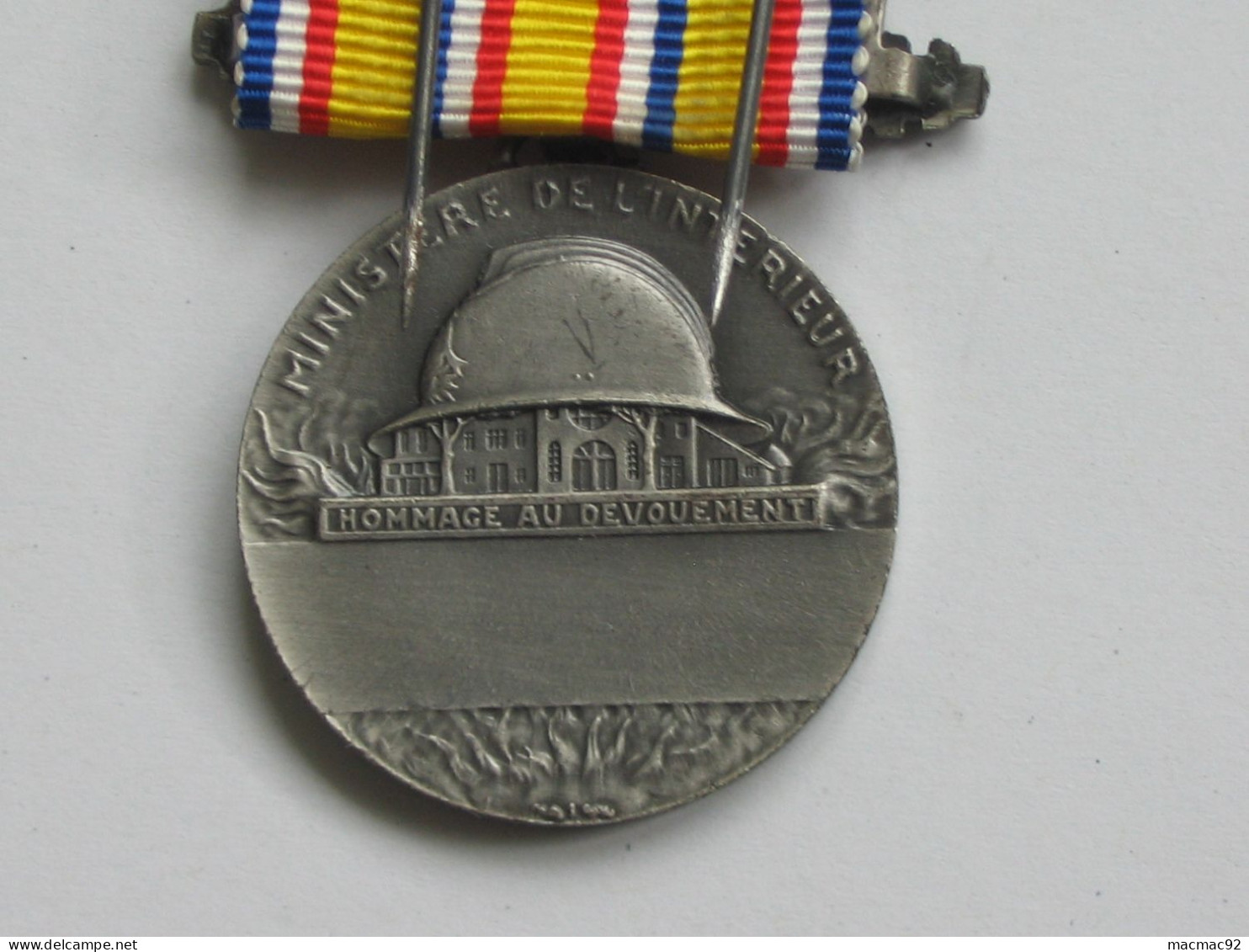 Médaille / Décoration Ministère De L'intérieur - Hommage Au Dévouement  - Bazor 1935  **** EN ACHAT IMMEDIAT **** - Frankreich