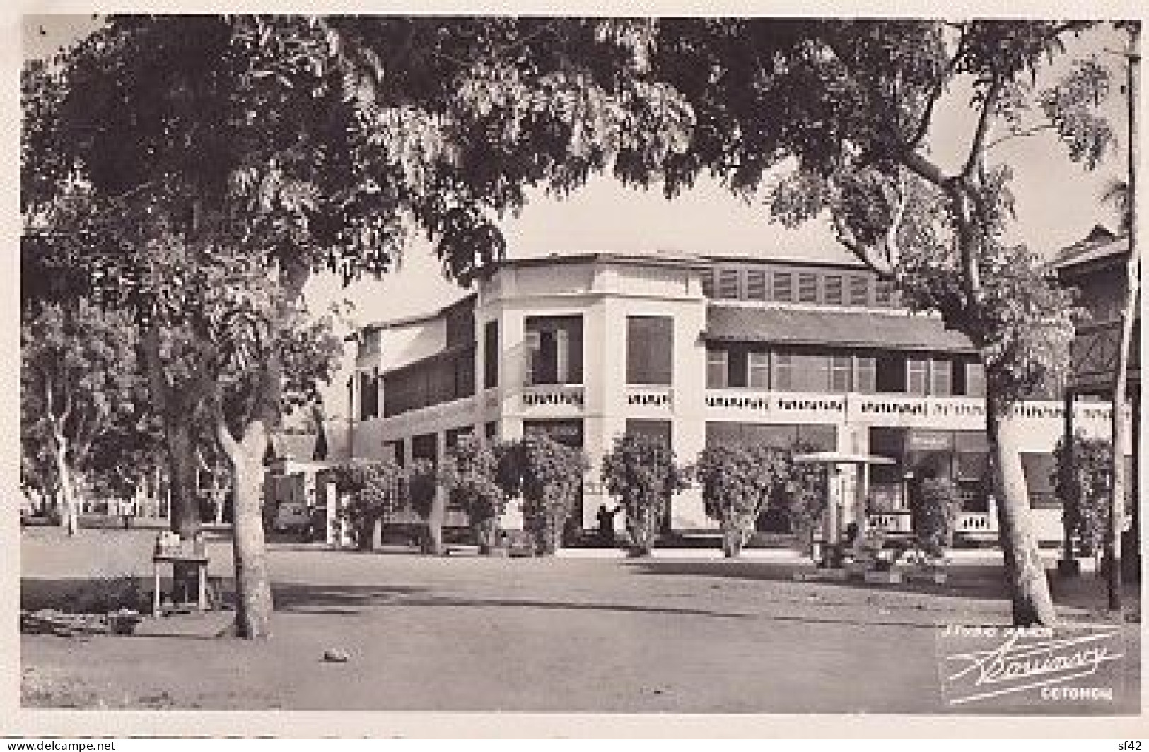 COTONOU                HOTEL CENTRAL. MICKEY BAR - Benin