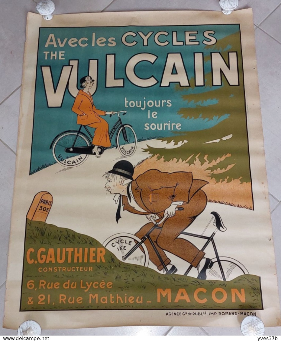 Affiche "CYCLES VULCAIN 1920" - 60x80 - 2 Perforations D'archivage Sur Bord Droit - TTB - Advertising