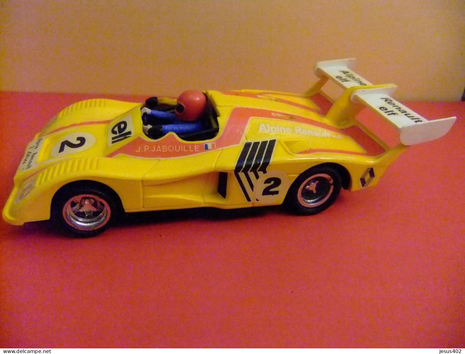 SCALEXTRIC EXIN // RENAULT ALPINE 2000 TURBO AMARILLO // PILOTO J. P. JABOVILLE