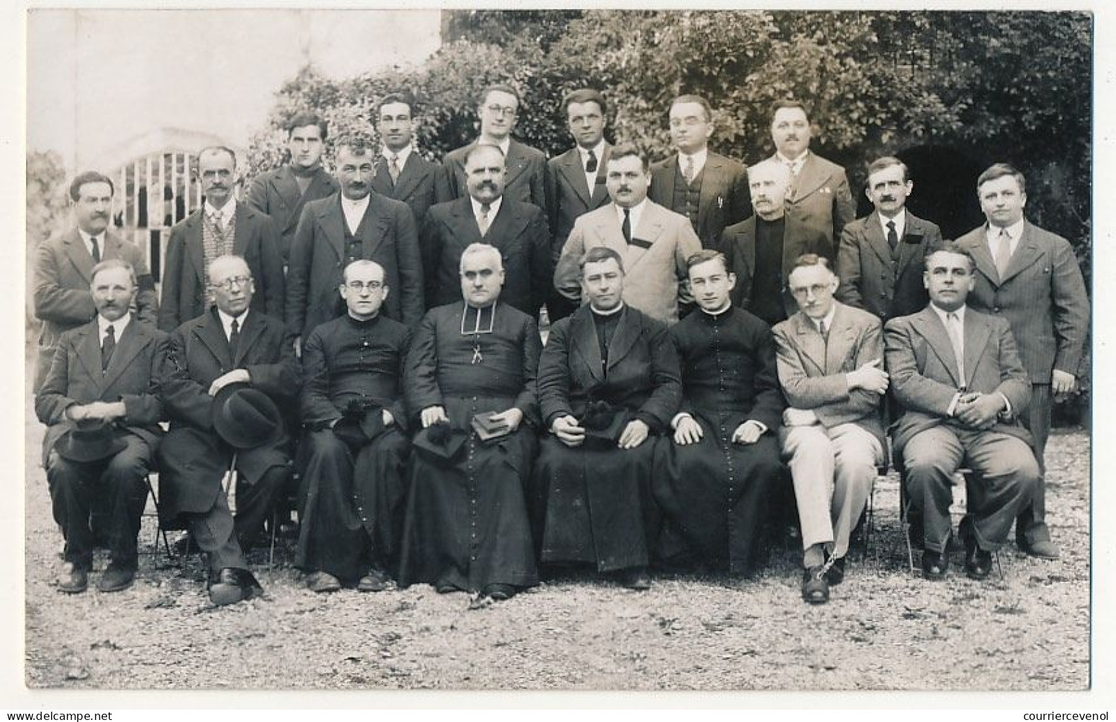 4 CPAs Photo - Groupe d'hommes, ecclésiastiques et civils (Ecole, professeurs ???) Photo RAYMOND, Valence