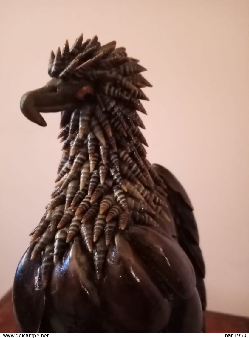 Bellissima Creazione Artistica , Aquila Creata Con Gusci Di Cozze Nere E Conchiglie, Su Base Di Pietra - Hedendaagse Kunst