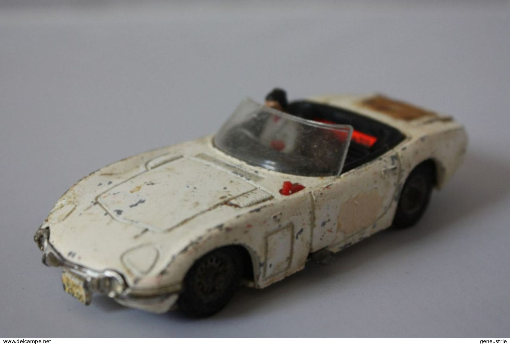 Voiture Années 60 Toyota 2000 GT "James Bond 007" Corgi Toys - 1/43 - Dans Son Jus à Restaurer (sans Boite) - Corgi Toys