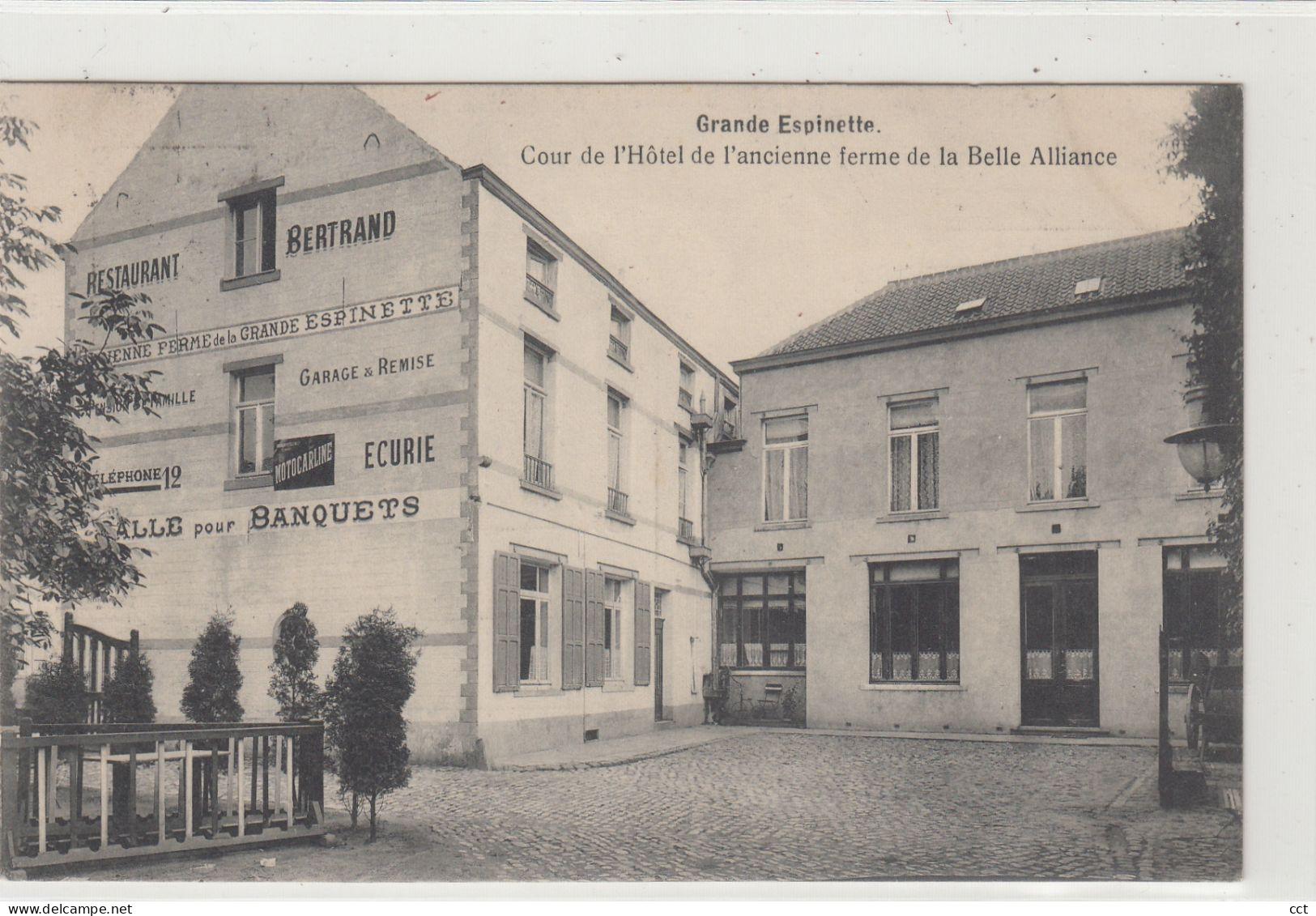 Grande Espinette  Sint-Genesius-Rode   Cour De L'Hôtel De L'ancienne Ferme De La Belle Alliance - St-Genesius-Rode