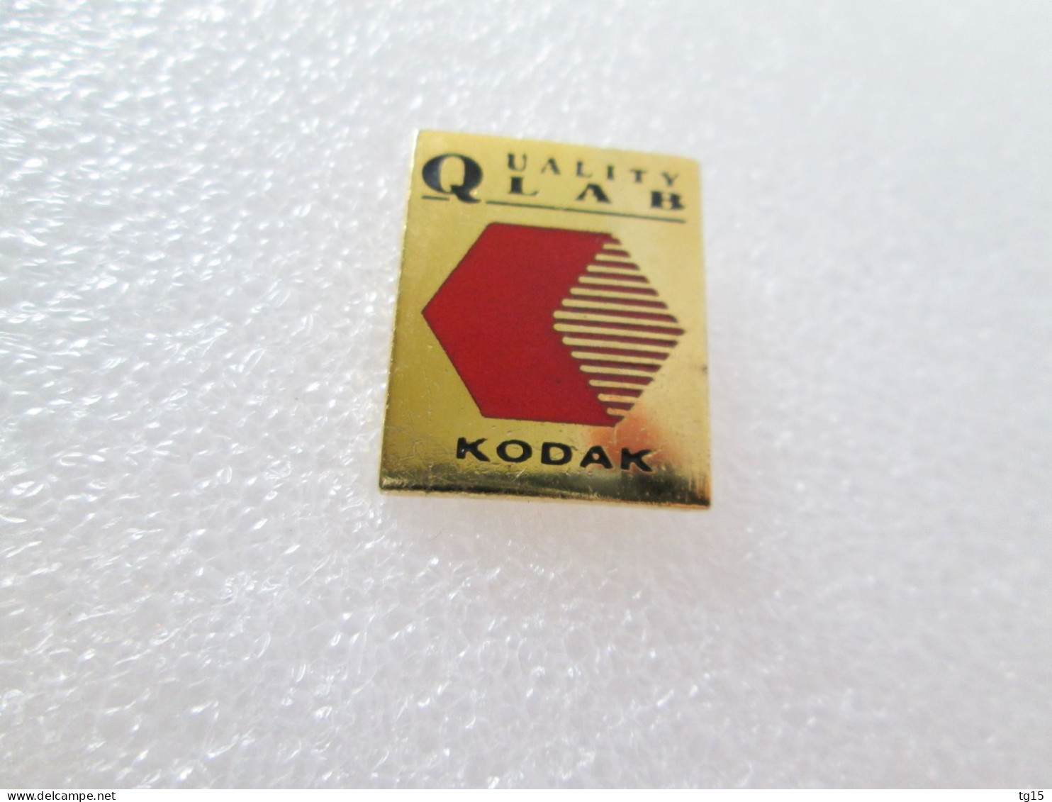 PIN'S    KODAK  QUALITY LAB  Email Grand Feu - Photographie