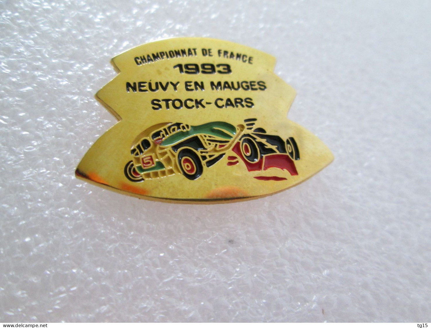 PIN'S    STOCK CARS  NEUVY EN MAUGES  CHAMPIONNAT DE FRANCE 1993 - Rallye