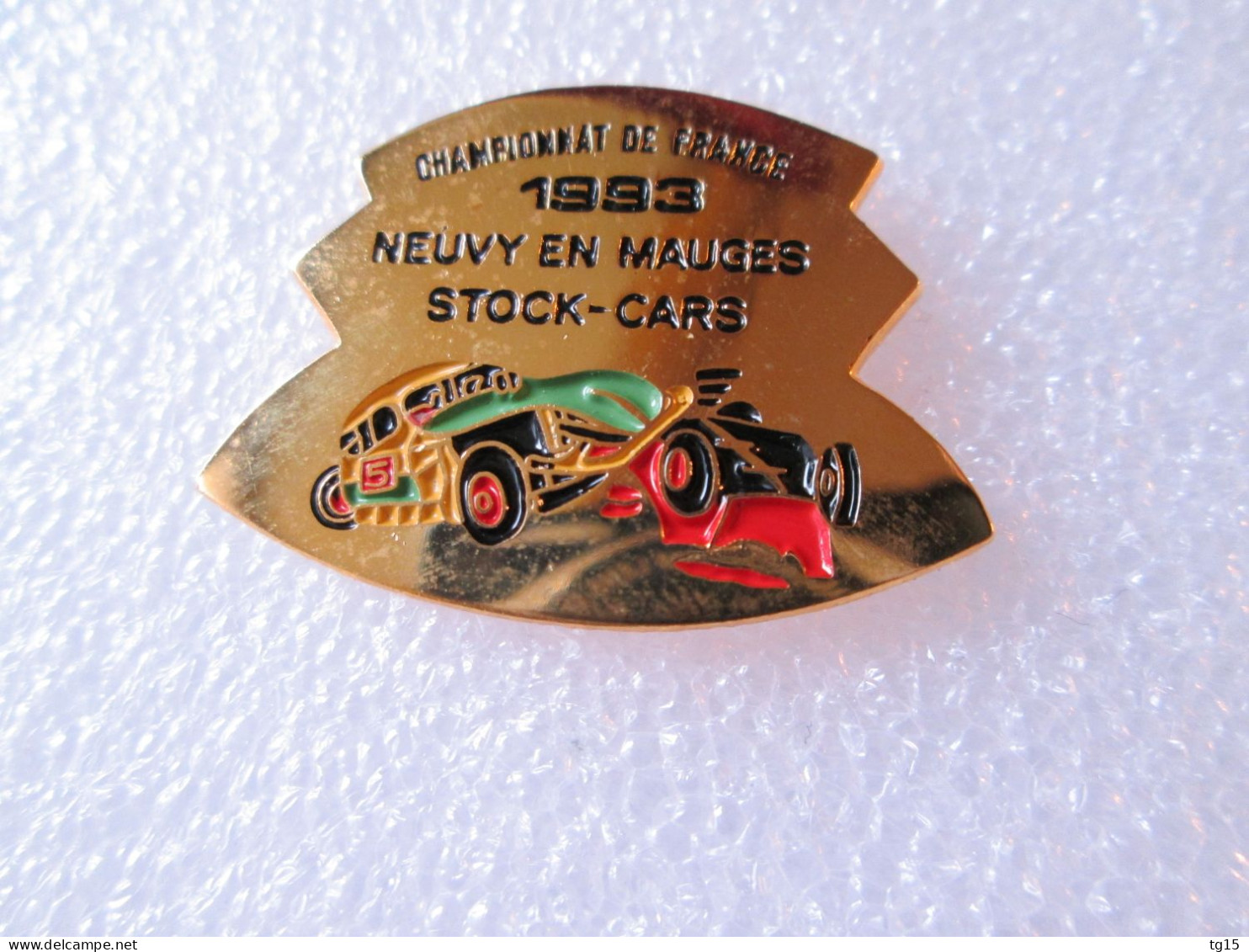 PIN'S    STOCK CARS  NEUVY EN MAUGES  CHAMPIONNAT DE FRANCE 1993 - Rallye