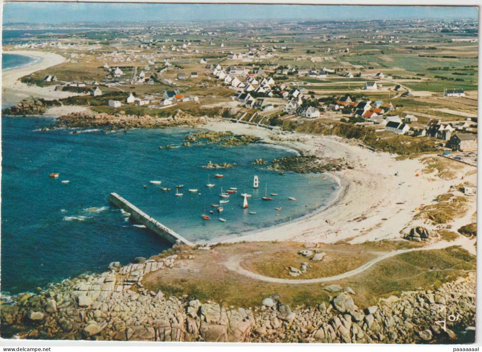 CLEDER  LA PLAGE ET LE PORT DE KERFISSIEN - Cléder