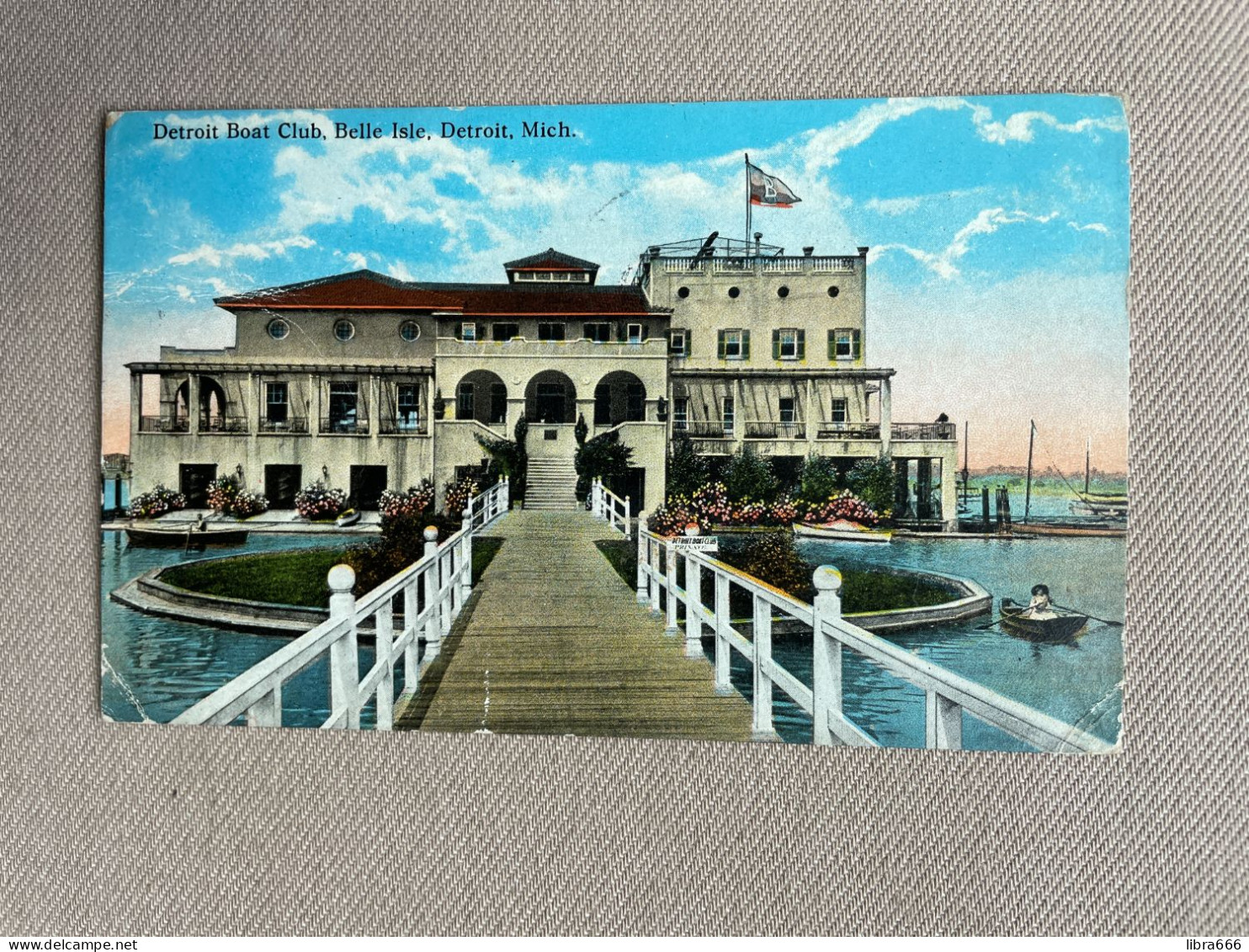 Detroit Boat Club, Belle Isle, Detroit, Mich. / C.T. Photocrom, Chicago A 69535 / 1922 - Detroit