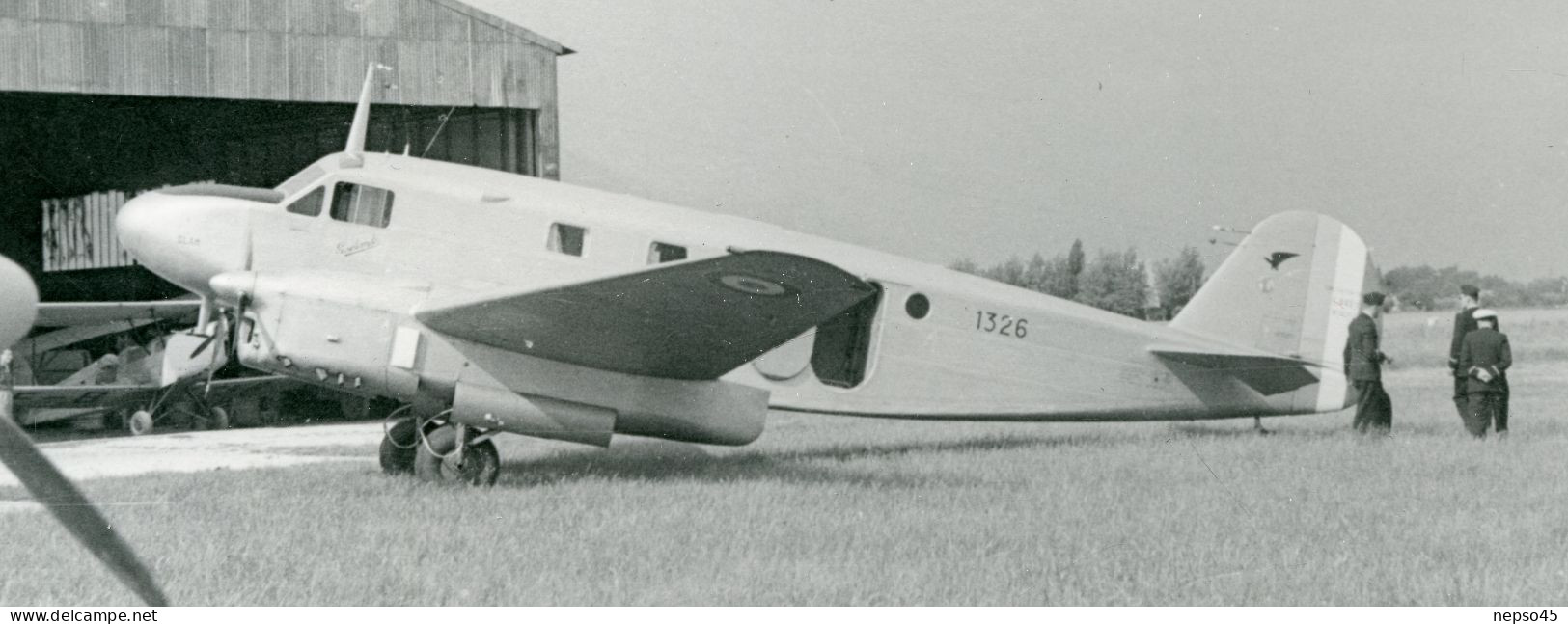 Aéronautique.Avion.Avions.Aviation.Plane.Aircraft.Flugzeuge.Terrain De Grenoble En 1947. - Luftfahrt