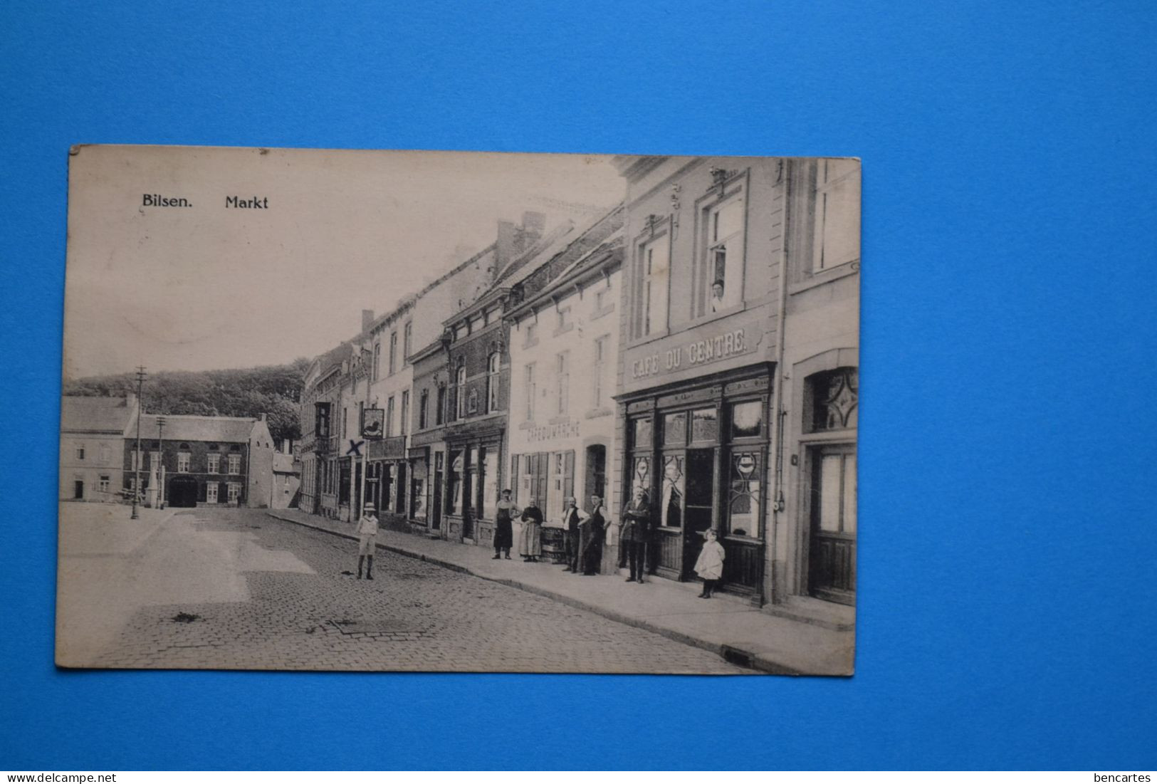 Bilsen 1921: Markt Avec Café Du Centre Net Café Du Marché Animée - Bilzen