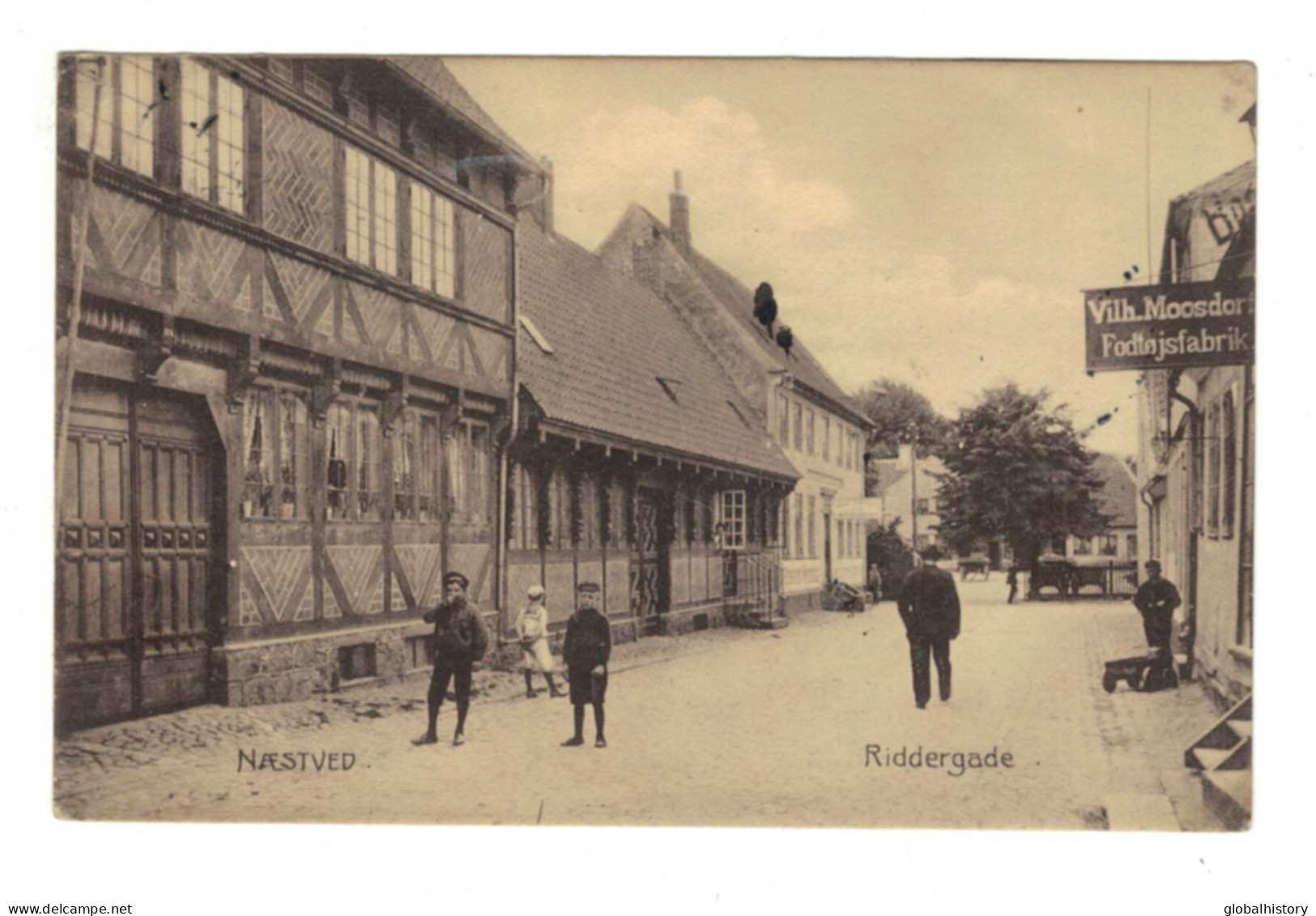 DH1472 - NÆSTVED - RIDDERGADE - FODTØJSFABRIK - STREET SCENE - Danemark