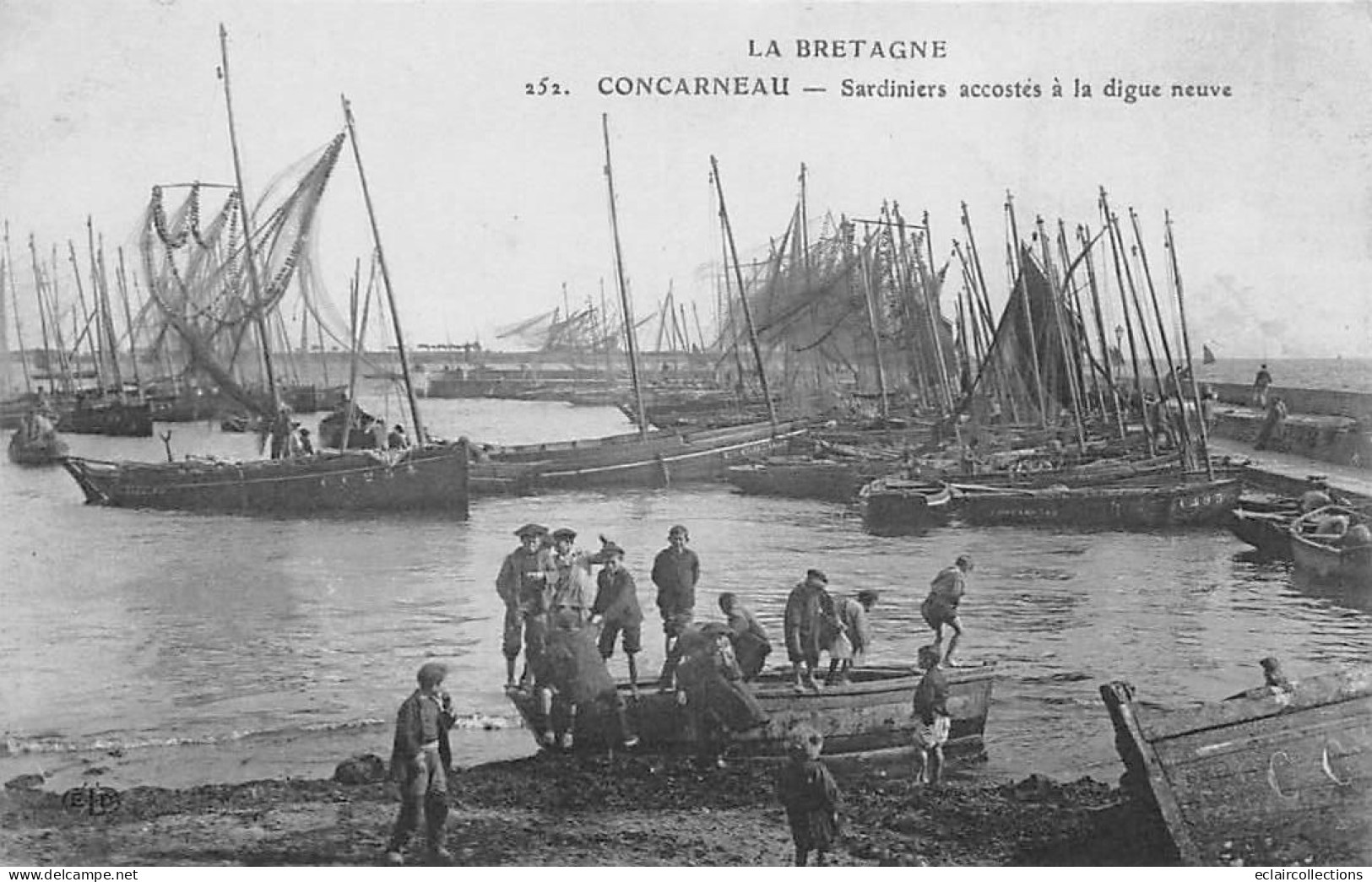 Concarneau          29          Sardiniers Accostés A La Digue Neuve   N° 252 (voir Scan) - Concarneau