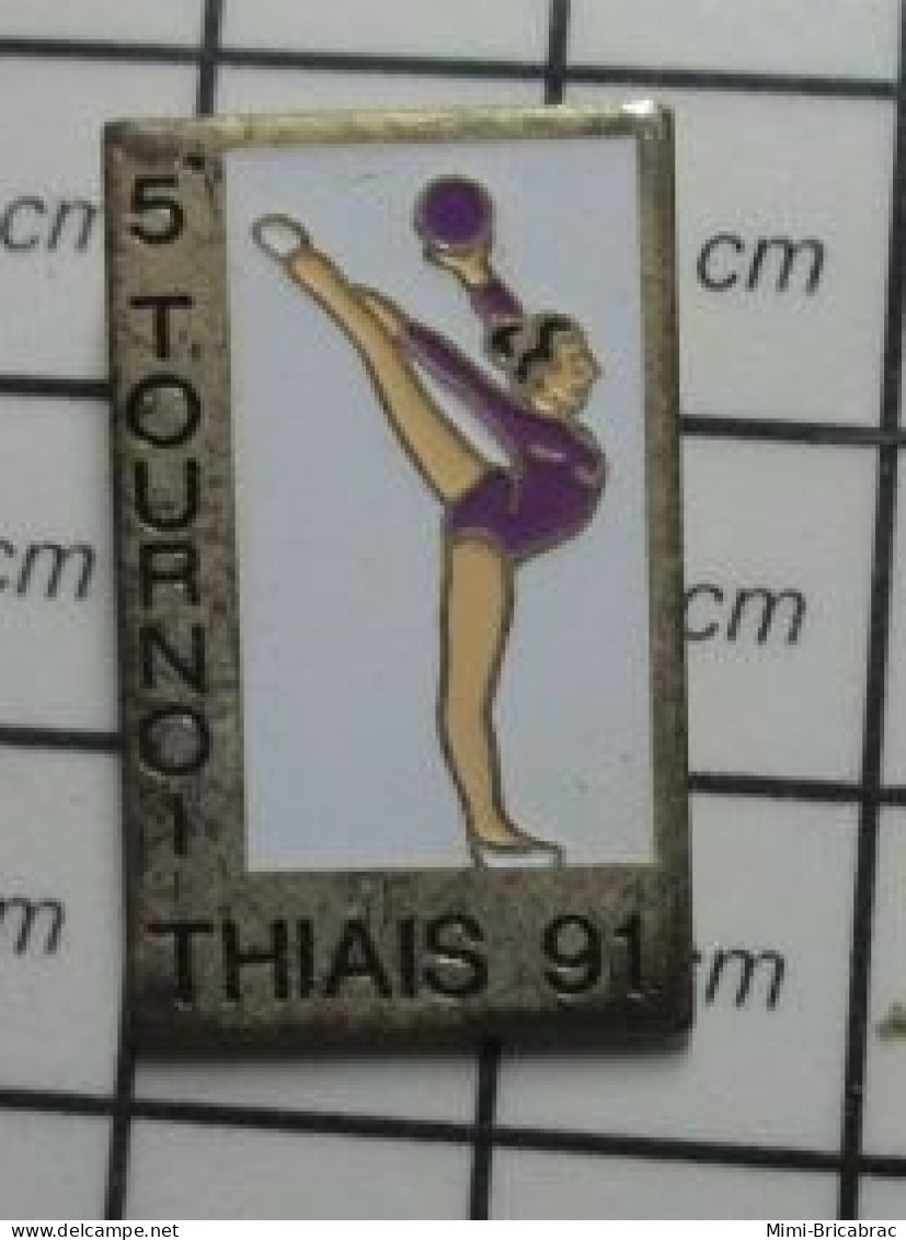 1415A Pin's Pins / Beau Et Rare / SPORTS / GYMNASTIQUE FEMININE 5e TOURNOI THIAIS - Gymnastique