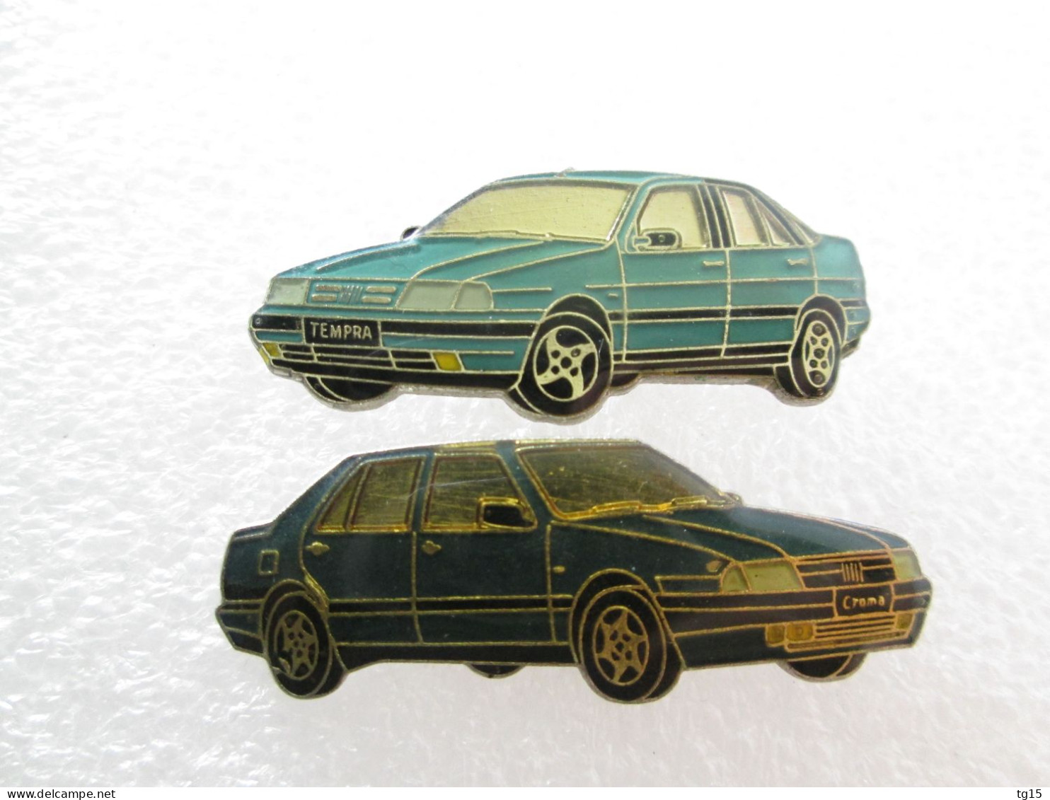 PIN'S   LOT  2  FIAT  TEMPRA  ET  CROMA - Fiat