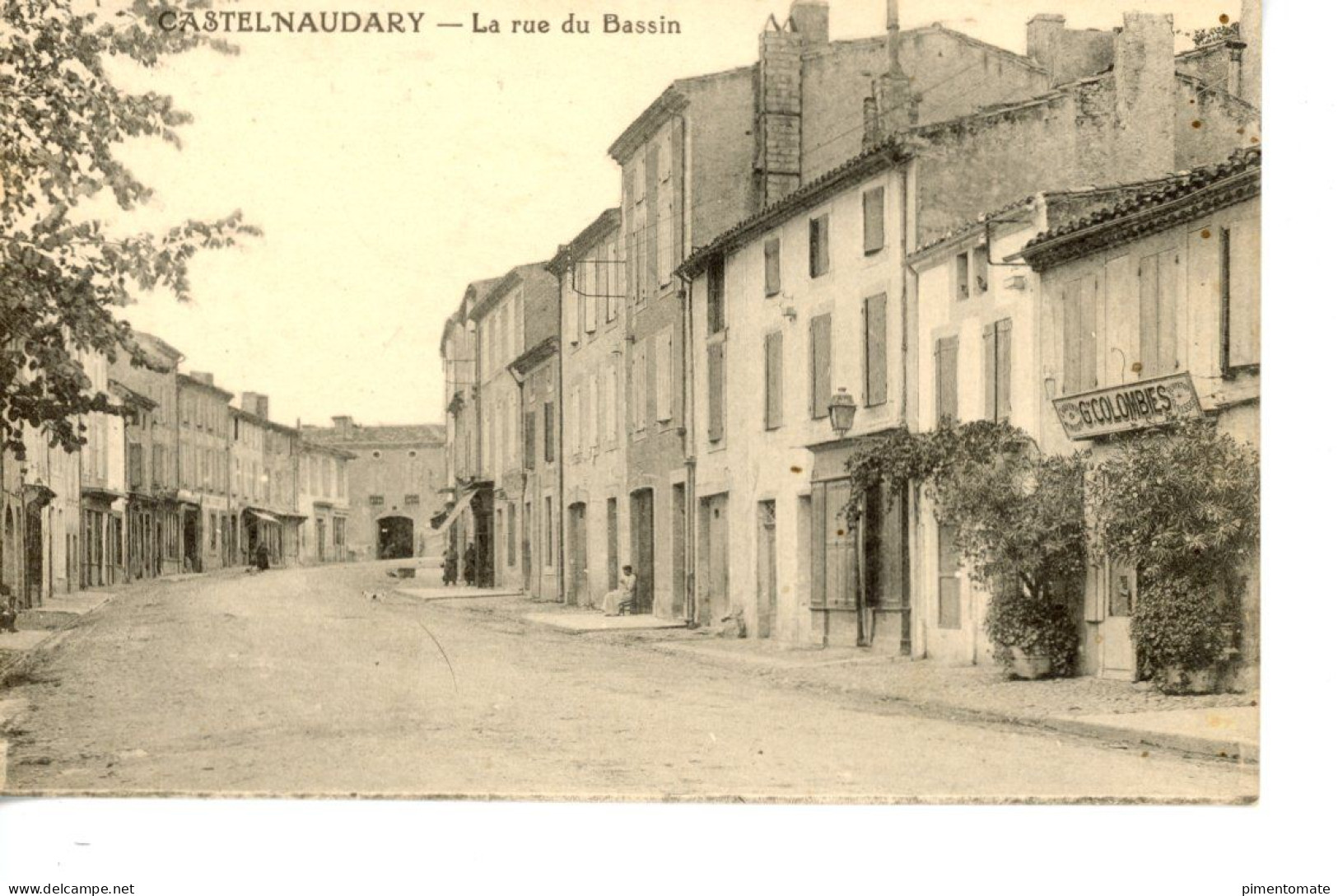 CASTELNAUDARY LA RUE DU BASSIN - Castelnaudary