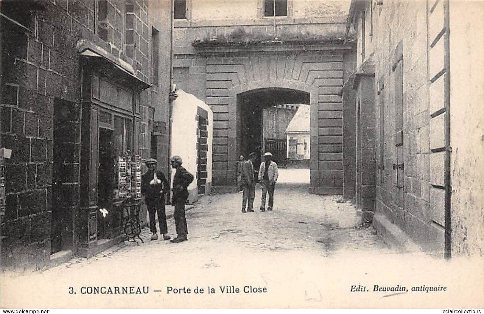 Concarneau          29         Porte De La Ville Close. Antiquaire Et Vente De Cartes Postales   (voir Scan) - Concarneau