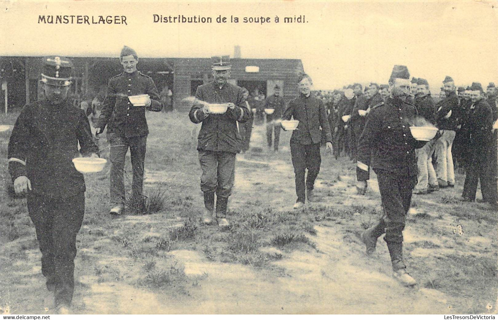 MILITARIA - Munsterlager - Distribution De La Soupe à Midi - Carte Postale Ancienne - Régiments