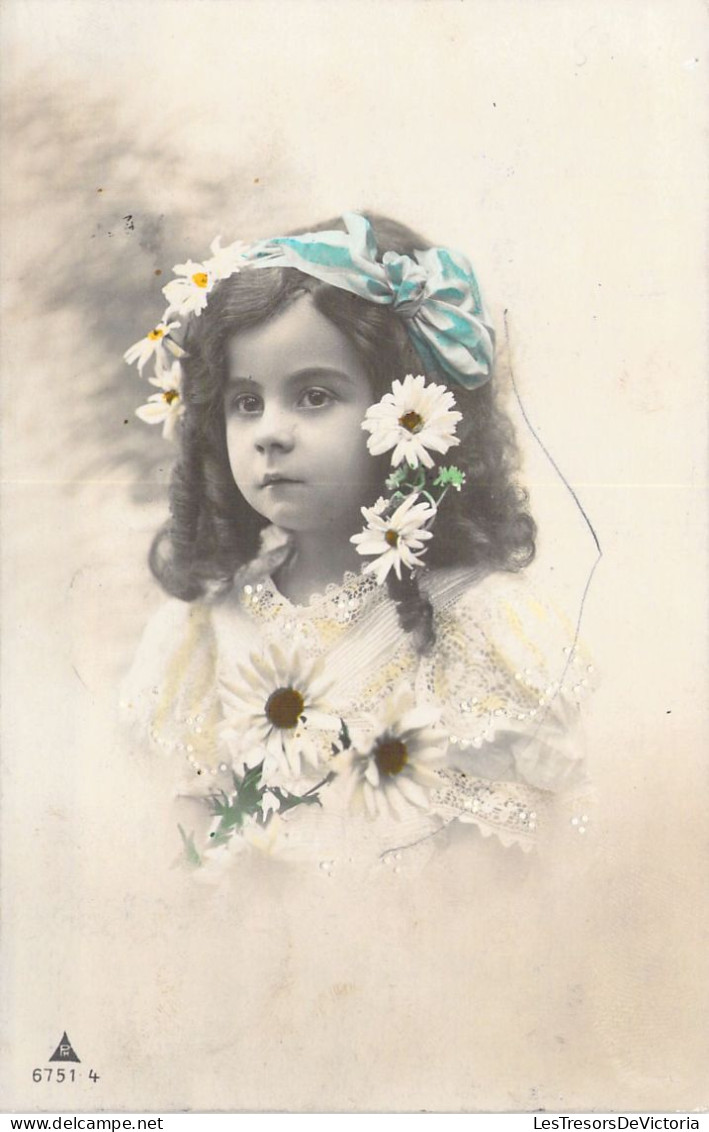 FANTAISIE - PORTRAIT D'ENFANT - Fillette Brune - Fleurs - Carte Postale Ancienne - Portraits