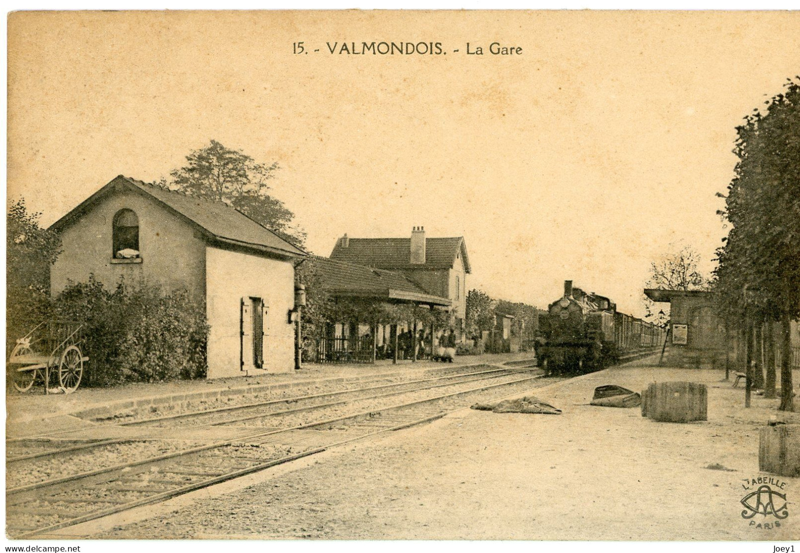 Cpa Valmondois La Gare Avec Train En Gare édition L'Abeille - Valmondois