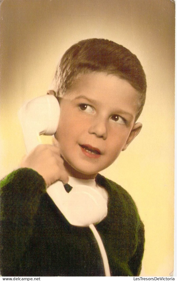 ENFANTS - Portrait - Jeune Garçon - Téléphone - Carte Postale Ancienne - Portraits