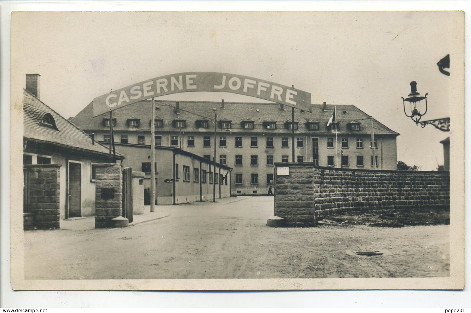 CPA Allemagne Bade Wurtenberg - RASTATT - Zône Française D'Occupation - Entrée Caserne Joffre - Rastatt