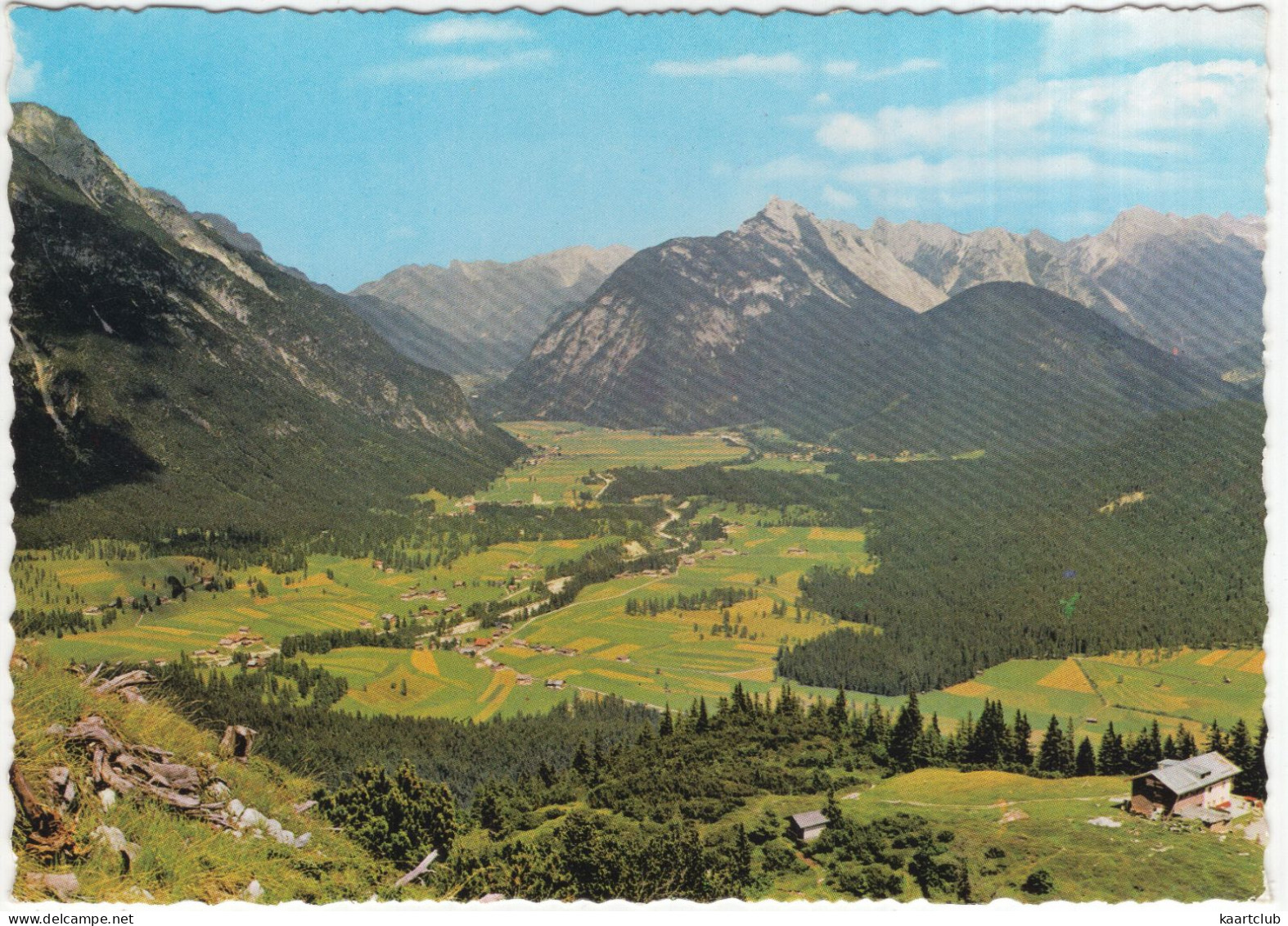 Rauthhütte 1598 M Mit Blick Ins Leutaschtal In Tirol Gegen Die Ahrnspitzen -  (Österreich, Austria) - Leutasch