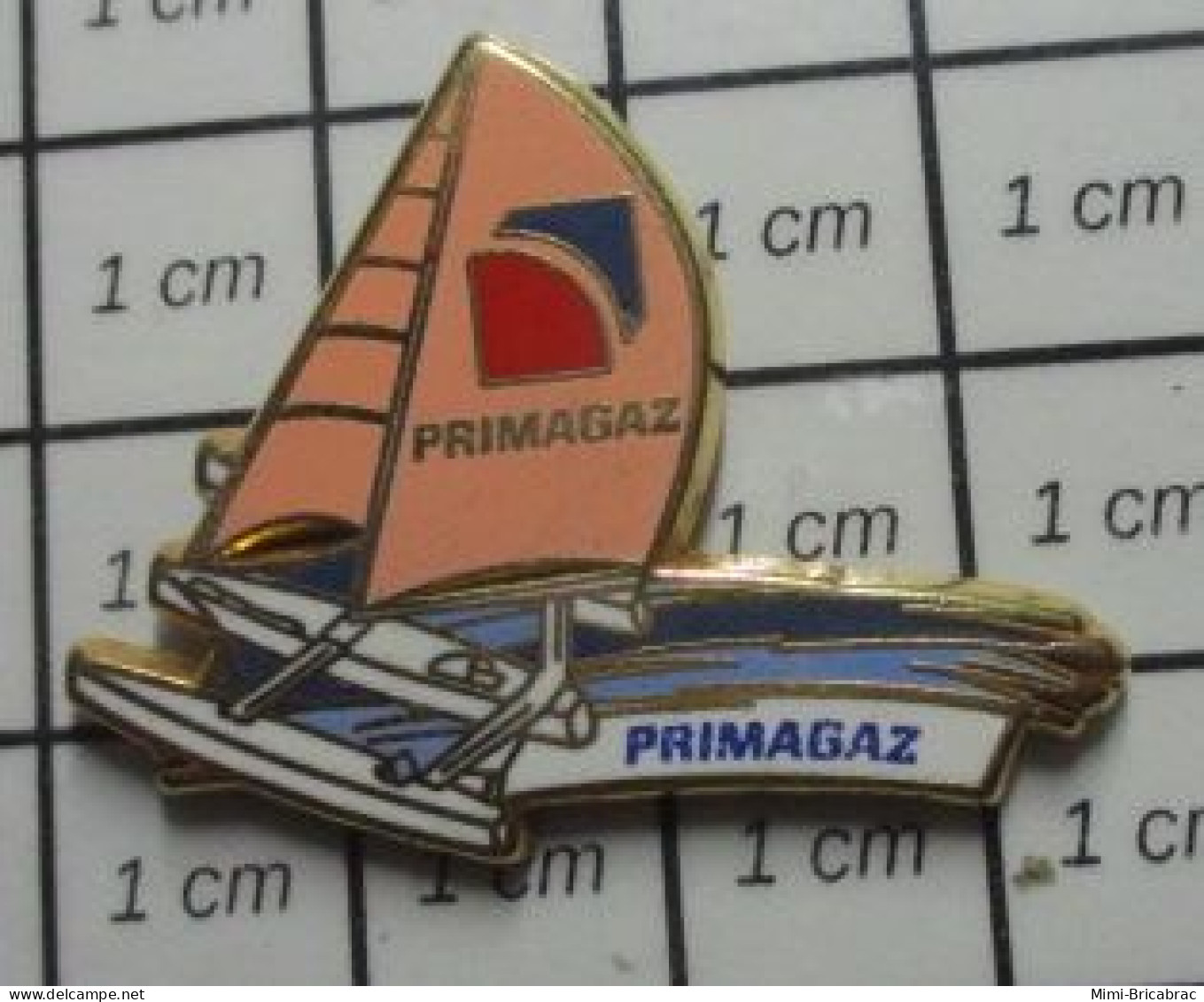 311A Pin's Pins / Beau Et Rare : Thème SPORTS / VOILE VOILIER TRIMARA PRIMAGAZ Par STARPIN'S - Sailing, Yachting