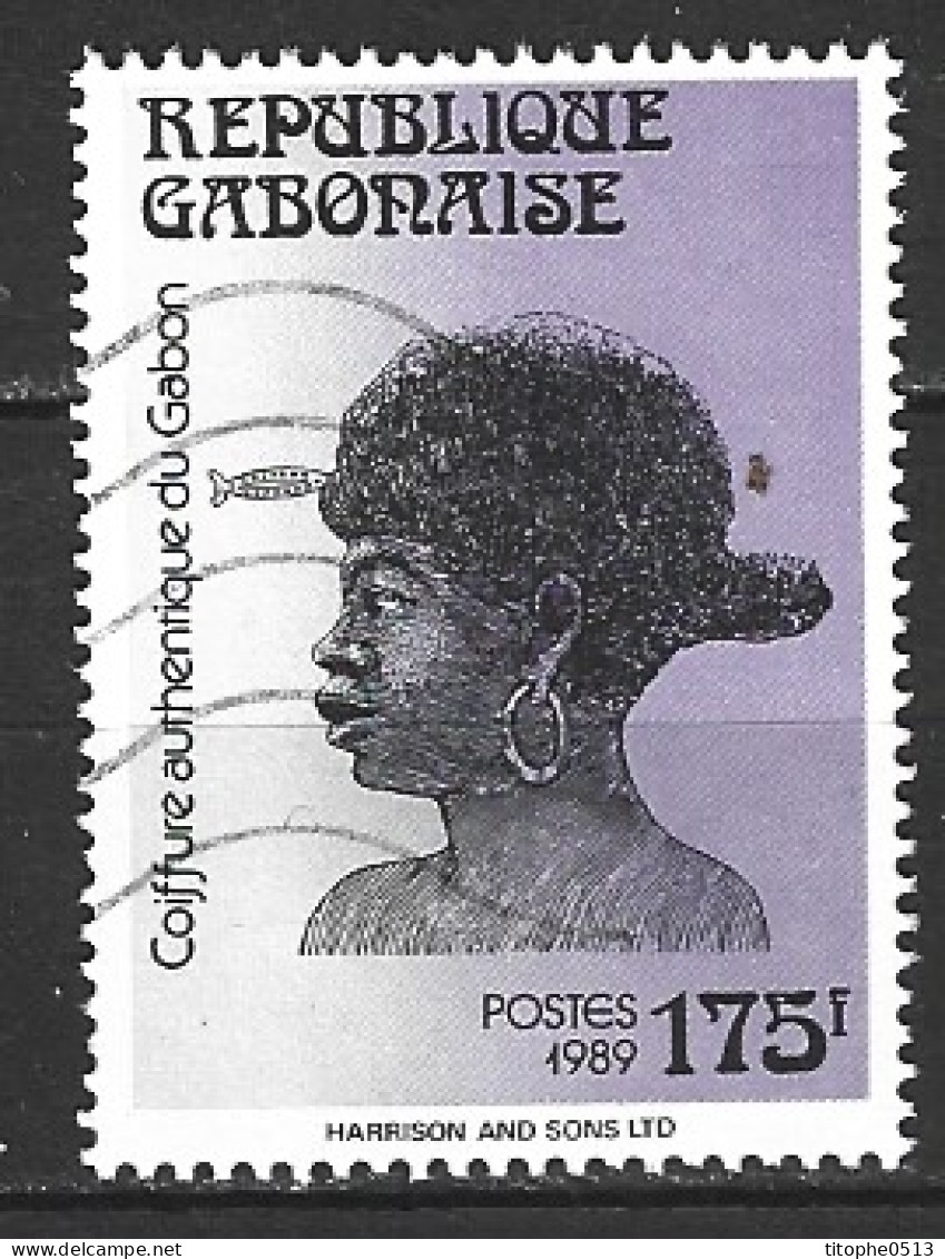 GABON. N°678 Oblitéré De 1989. Coiffure. - Gabon (1960-...)