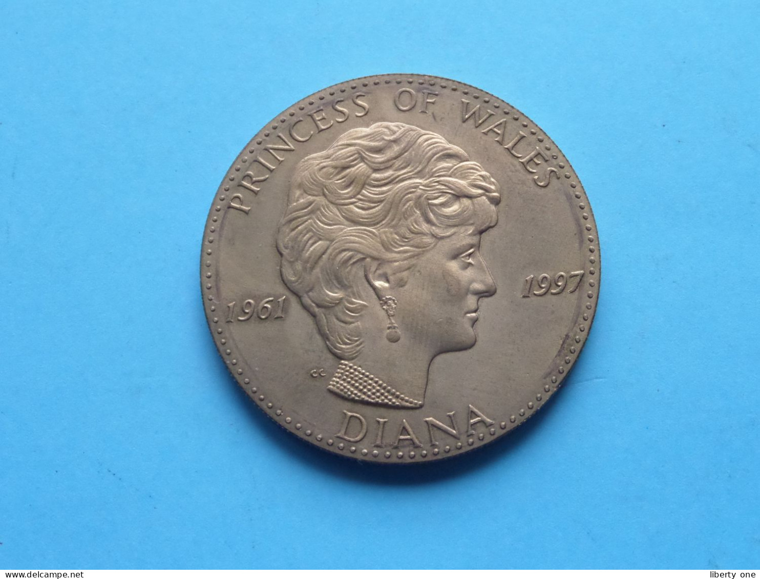 LADY DI - Diana Princess Of Wales 1997 ( See SCANS ) 33 Gr. / 41 Mm. ( Bronze ) 1961-1997 DIANA ( Belgium Coin ) ! - Souvenirmunten (elongated Coins)