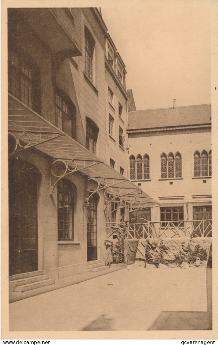 ETTERBEEK  INSTITUT DE L'ENFANT JESUS  FACADE INTERIEURE           2 SCANS - Etterbeek