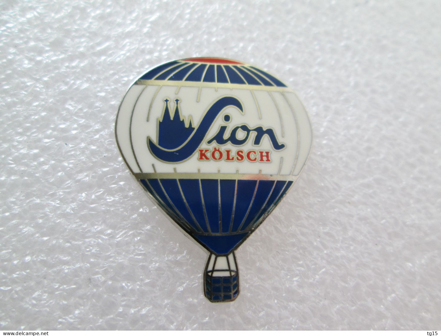 TOP PIN'S    MONTGOLFIERE   BALLON    SION KOLSCH  BIÈRE  Email Grand Feu - Luchtballons
