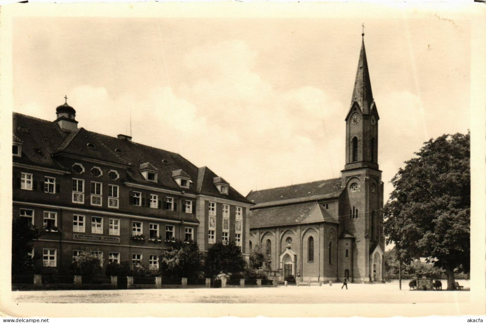 CPA AK Pfarrkirchen Kirchenplatz GERMANY (892712) - Pfarrkirchen