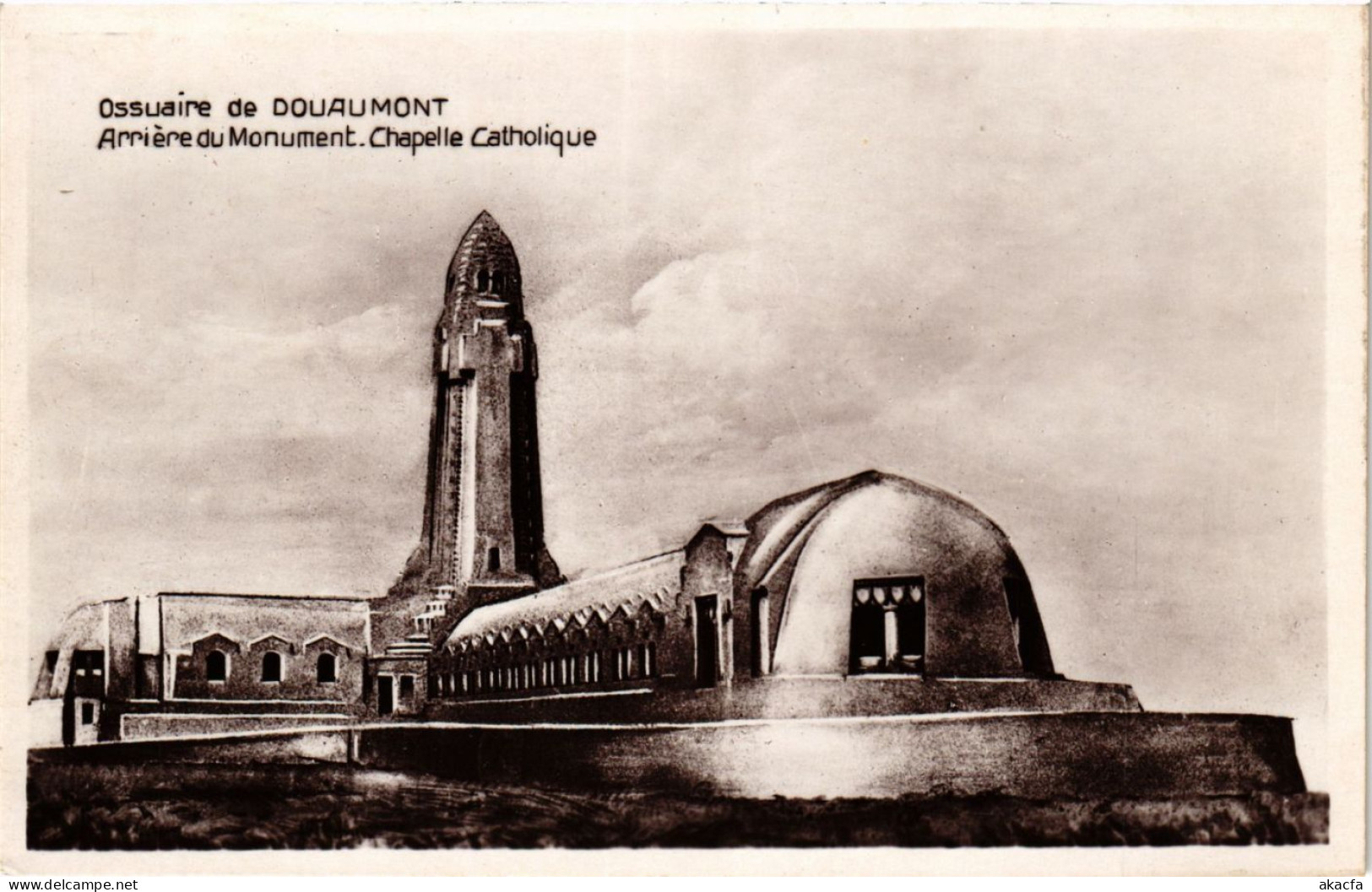 CPA MILITAIRE Ossuaire De Douaumont, Arriére Du Monument, Chapelle (316696) - Monuments Aux Morts