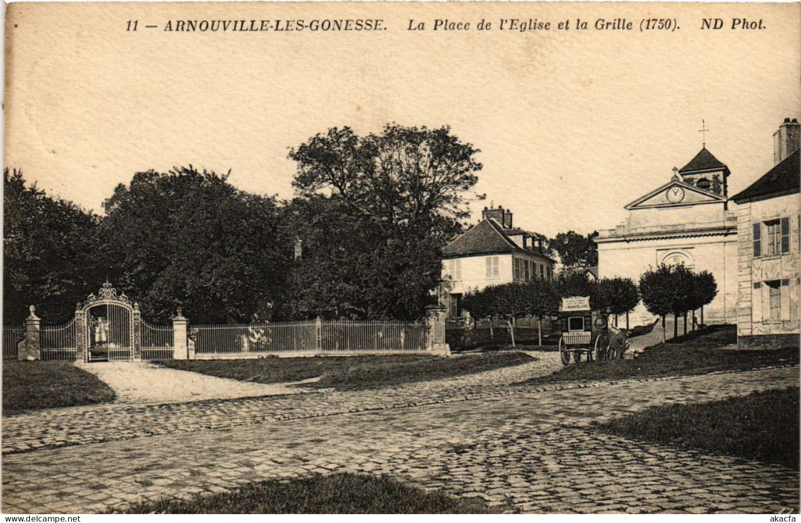 CPA Arnouville -les-Gonesse -La Place De L'Eglise Et La Grille (1750) (290422) - Arnouville Les Gonesses