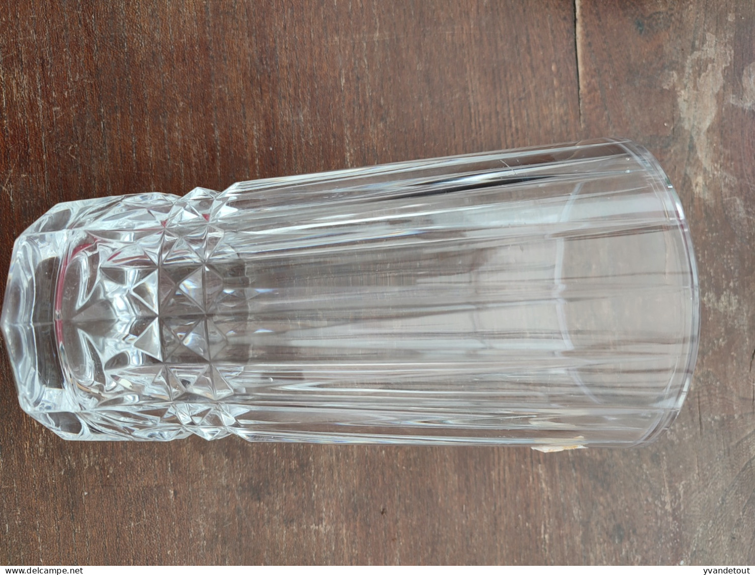 Joli Vase Val Saint Lambert En Cristal. Hauteur: 20 Cm - Vazen