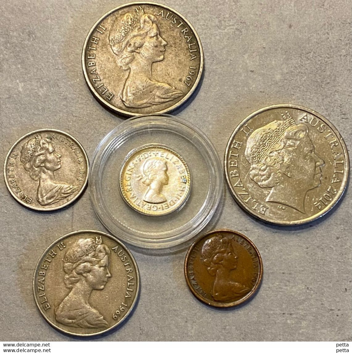 Lot De 6 Monnaies D’Australie Différentes Dont 1 UNC Sous Capsule …. Vendu En L’état (35) - Autres & Non Classés