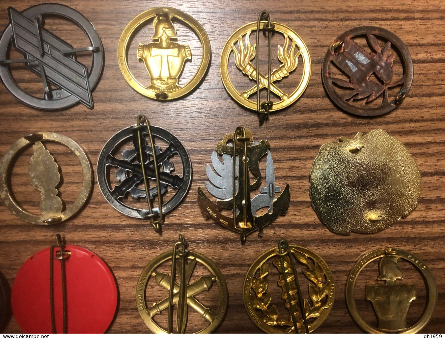 Env. 142 INSIGNES INSIGNE MILITAIRE DRAGO FRAISSE PINS TROUPES ARMEE COLLECTION LOT - Autres & Non Classés