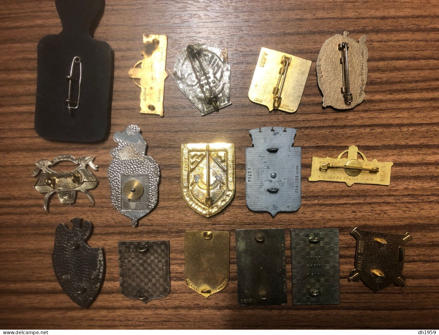 env. 142 INSIGNES INSIGNE MILITAIRE DRAGO FRAISSE PINS TROUPES ARMEE COLLECTION LOT