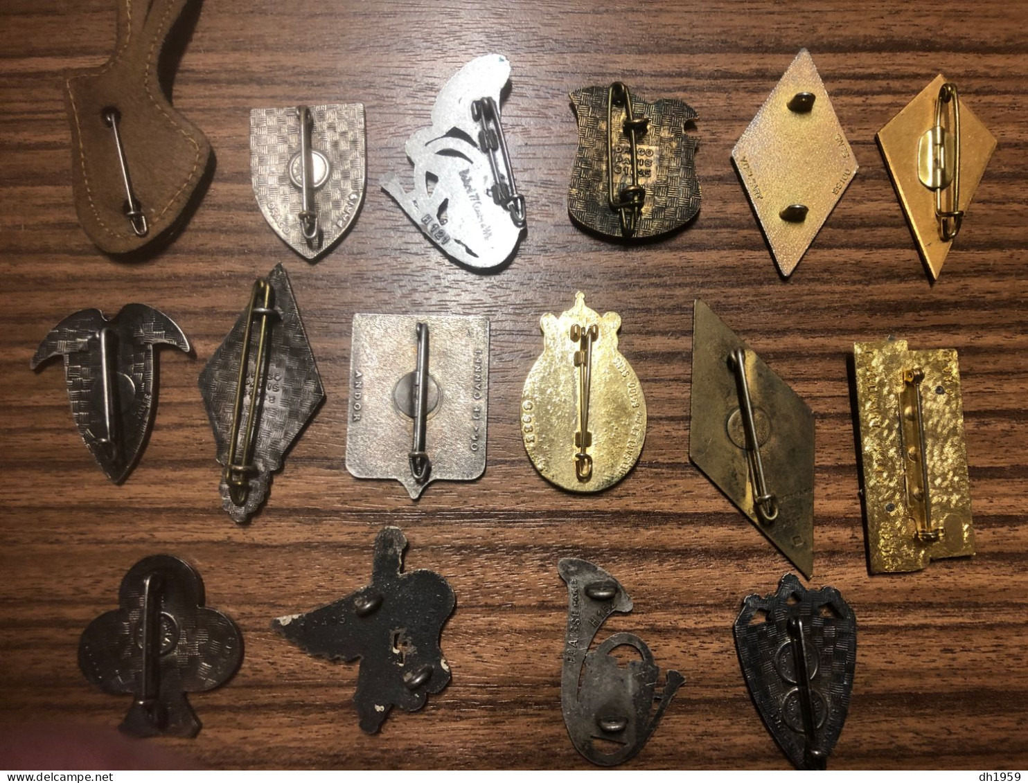 env. 142 INSIGNES INSIGNE MILITAIRE DRAGO FRAISSE PINS TROUPES ARMEE COLLECTION LOT