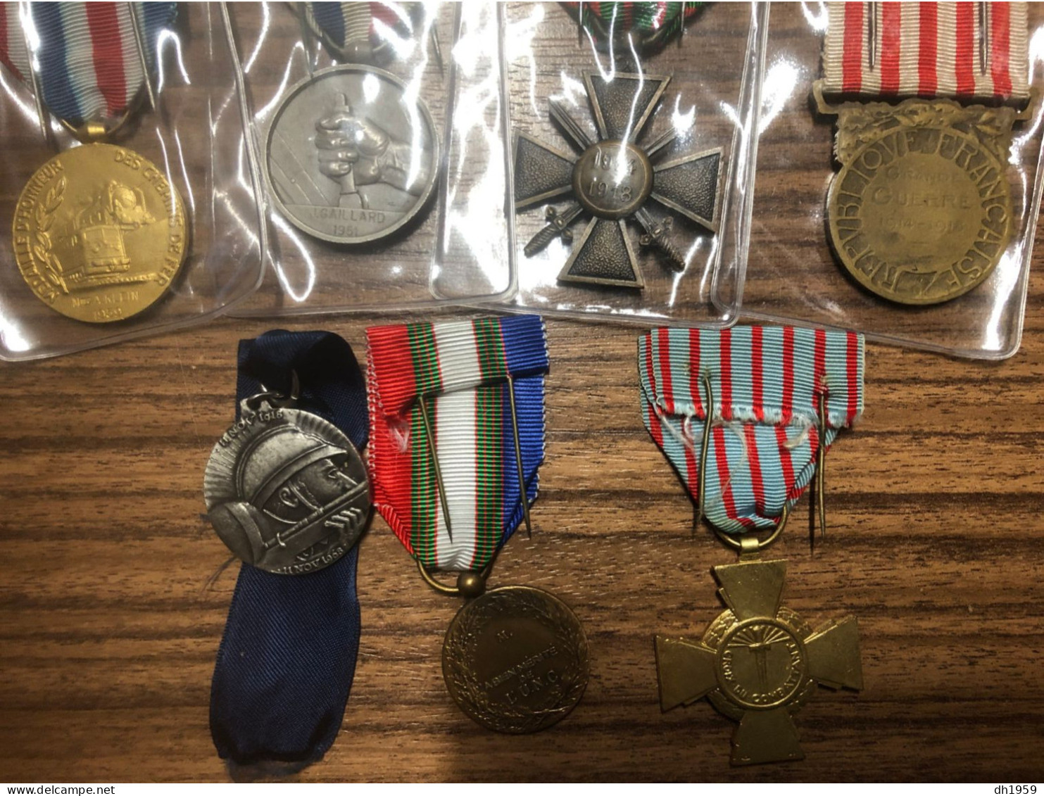 env. 142 INSIGNES INSIGNE MILITAIRE DRAGO FRAISSE PINS TROUPES ARMEE COLLECTION LOT