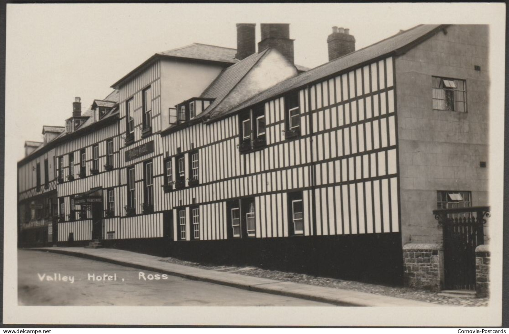 Valley Hotel, Ross, Herefordshire, C.1920s - RP Postcard - Herefordshire