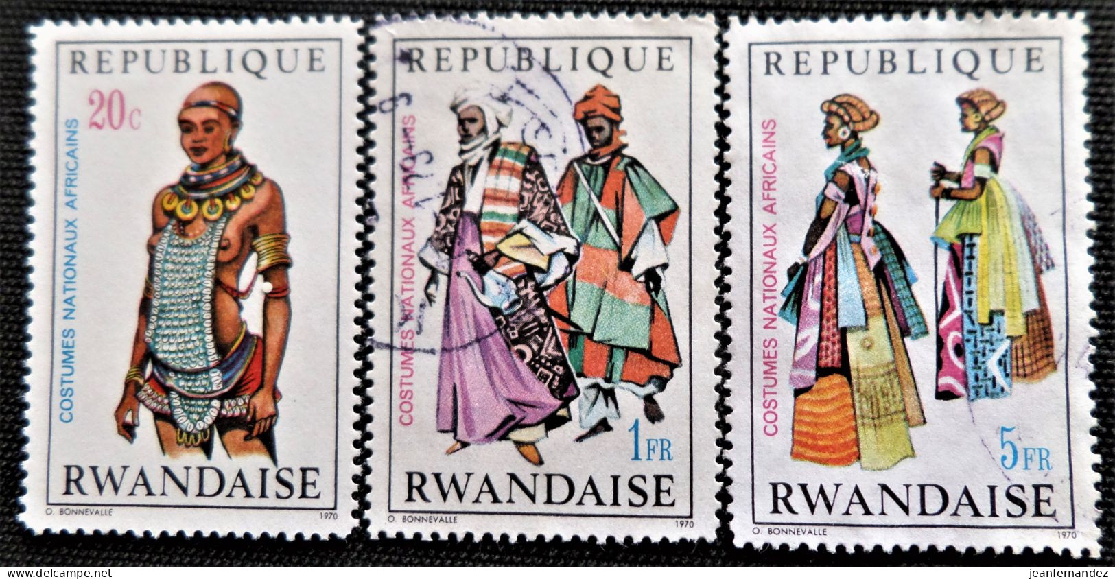Rwanda 1970 African National Costumes   Stampworld N°  375_378_380 - Gebruikt