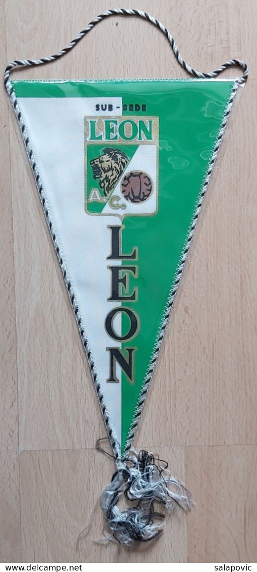 A.C. Leon  Football Club Football Fussball Futebol Soccer Calcio  PENNANT ZS 1 KUT - Habillement, Souvenirs & Autres