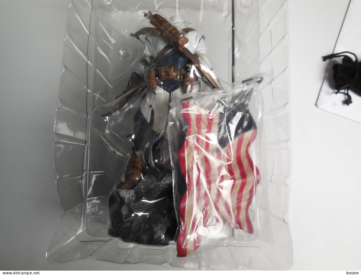 FIGURINE ASSASSIN'S CREED III AVEC DIVERS ACCESSOIRES (sans Jeux Vidéo).........(ref20.2023) - Videojuegos