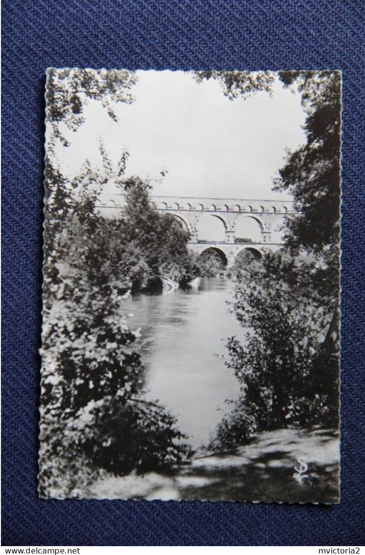 30 - Le Pont Du GARD - Remoulins