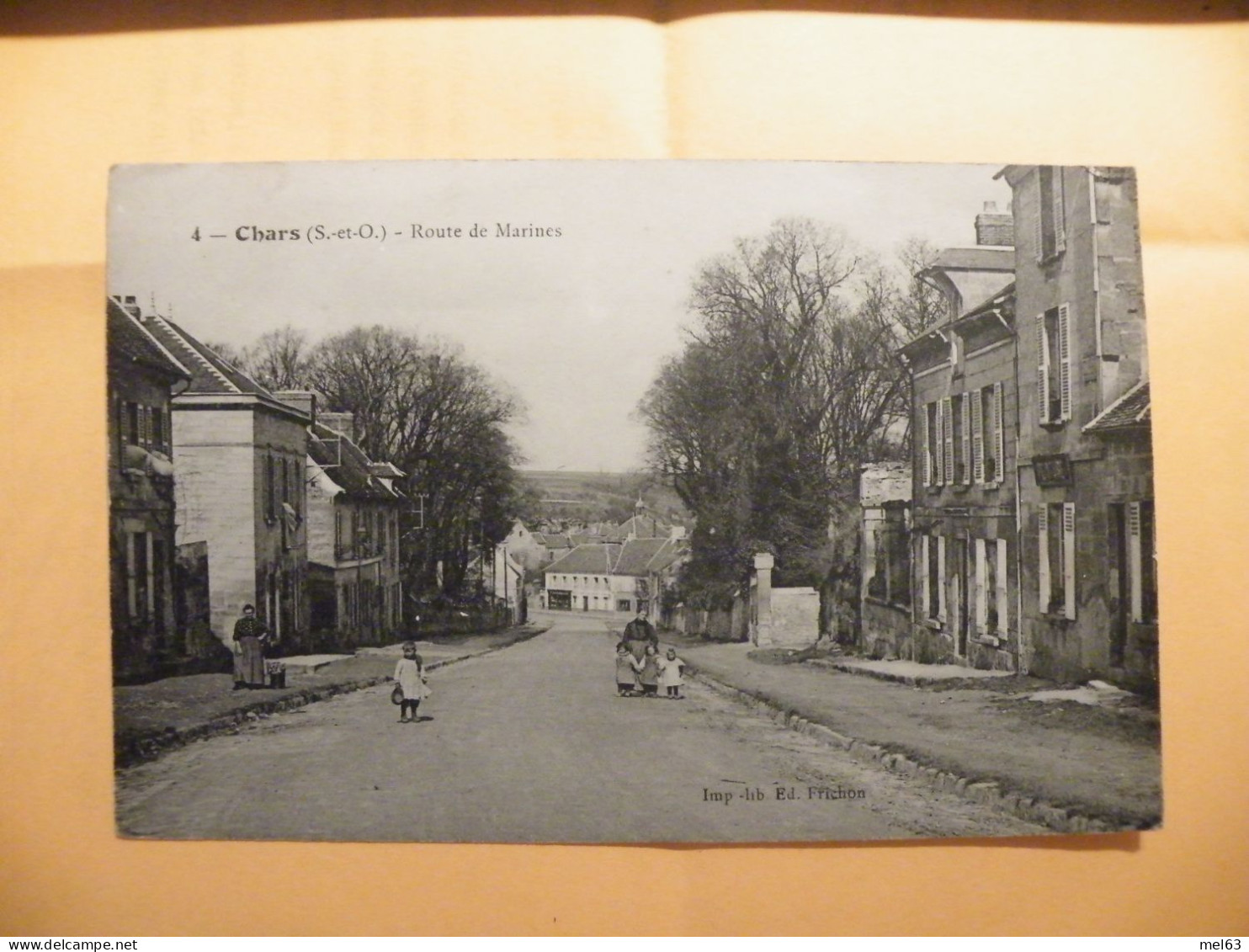 A527.  CPA. 95. CHARS. (Val D'Oise). Route De Marines.  Beau Plan Animé. Ecrite 1918 - Chars