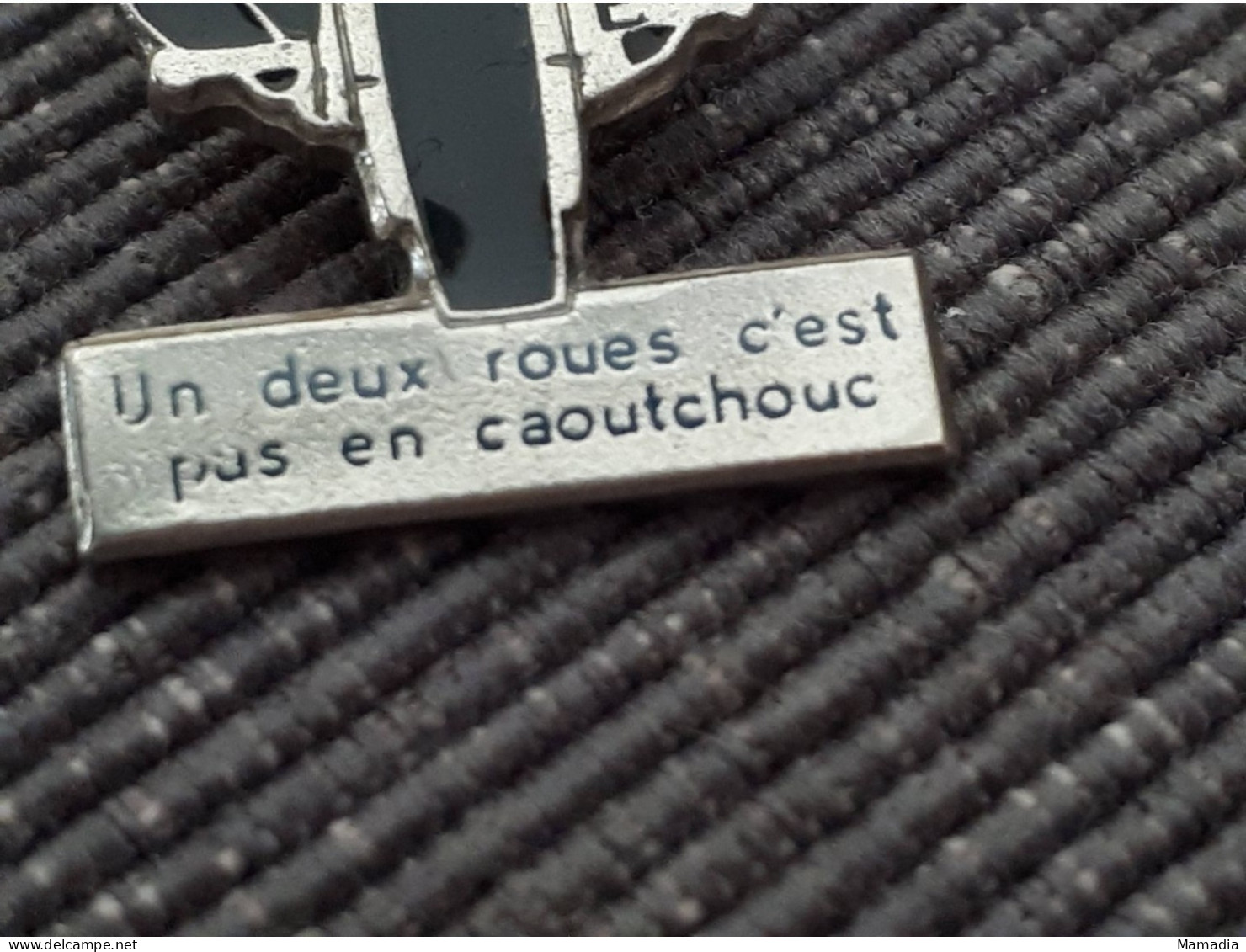 PIN'S PINS MOTO MOTORBIKE HUMOUR CAOUTCHOUC - Motos